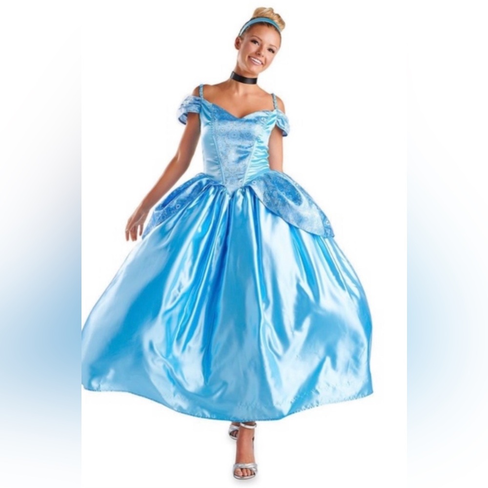 Brand New Disguise Disney’s Cinderella womens Halloween/Cosplay costume size M